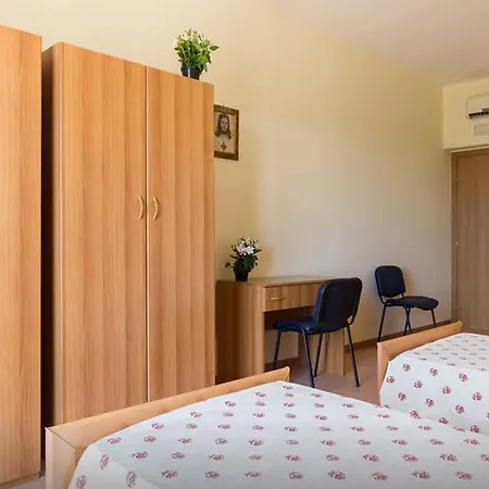 Betfage Oasi Di Misericordia Panzió Szirakúza